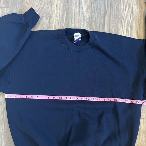 5/$25 Men’s Vintage Navy Blue Sweats - Picture 6 of 11